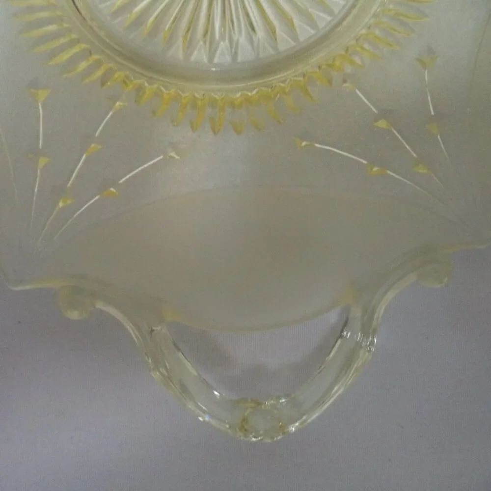 Lancaster Vintage Depression Yellow Darts Serving plate tray platter 13.5